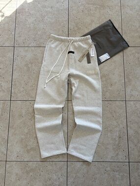 Essentials Fear Of God Light Oat 1977 Sweatpants